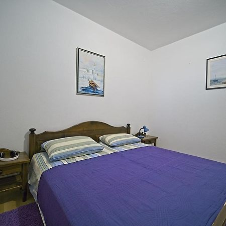 Apartment Renata Postira Esterno foto